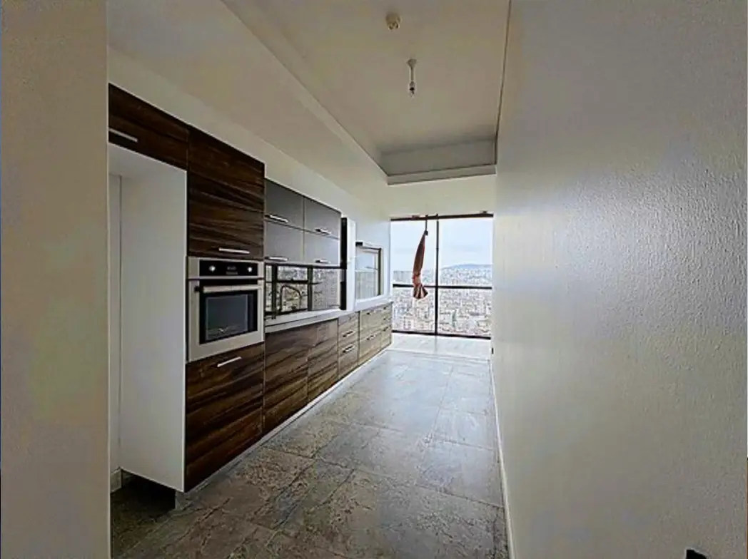 Fitted kitchen